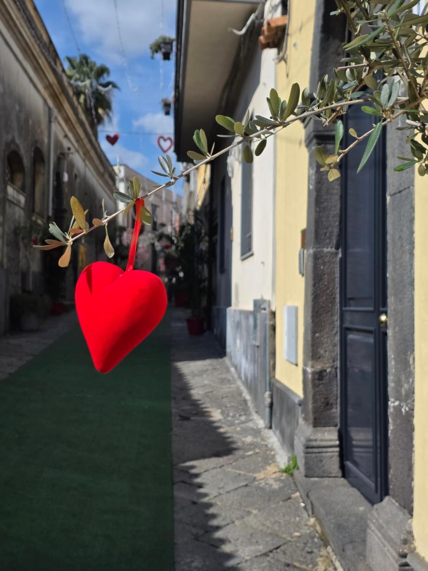 Esclusivo Cortile Duca D'Aosta ai piedi dell'ETNA