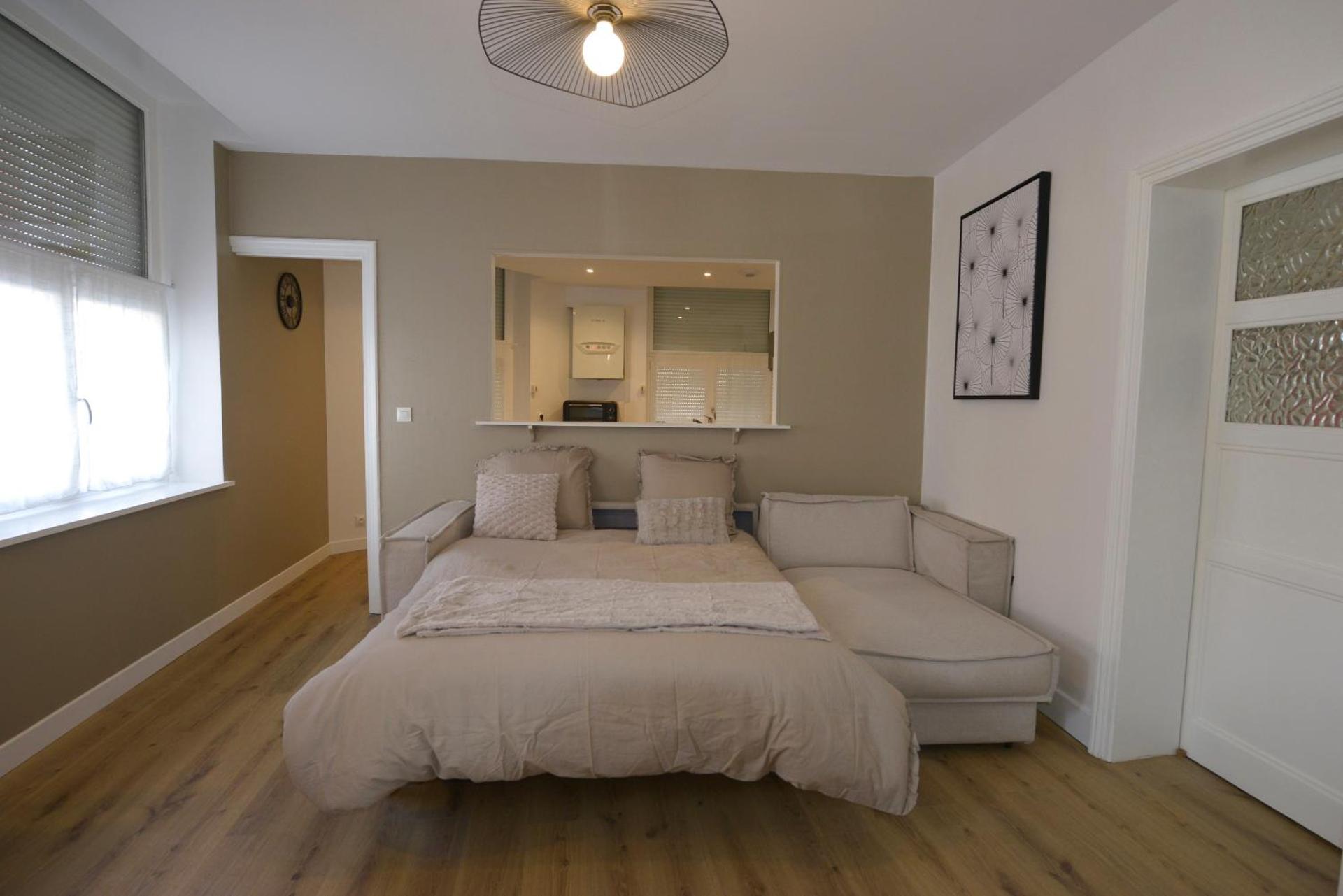 Centre ville, WIFI, Gare 600m, Prox Lille, Lit King size