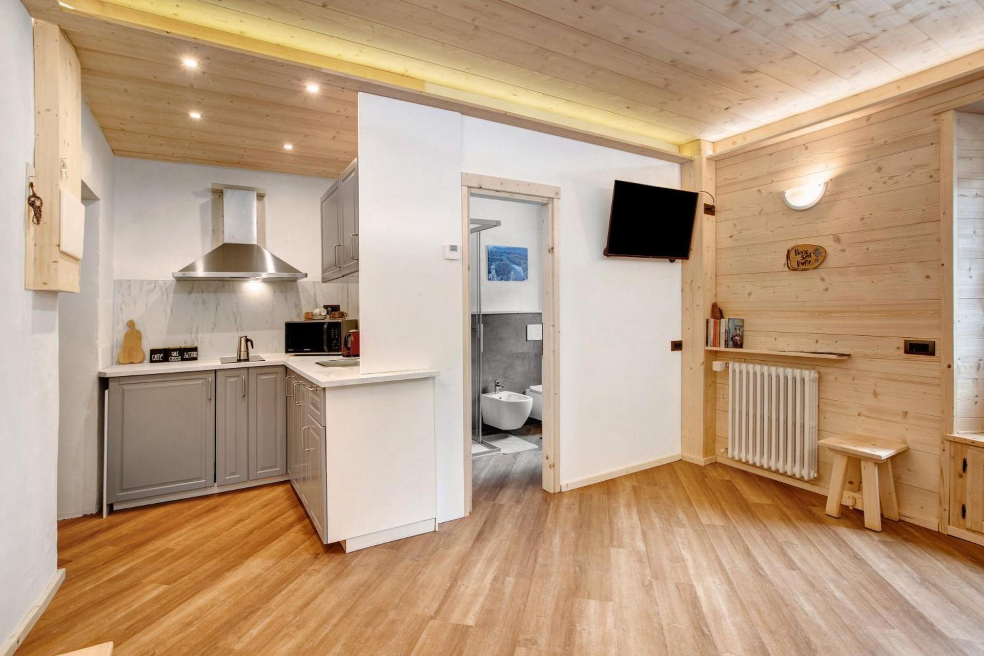 Kitchen or kitchenette