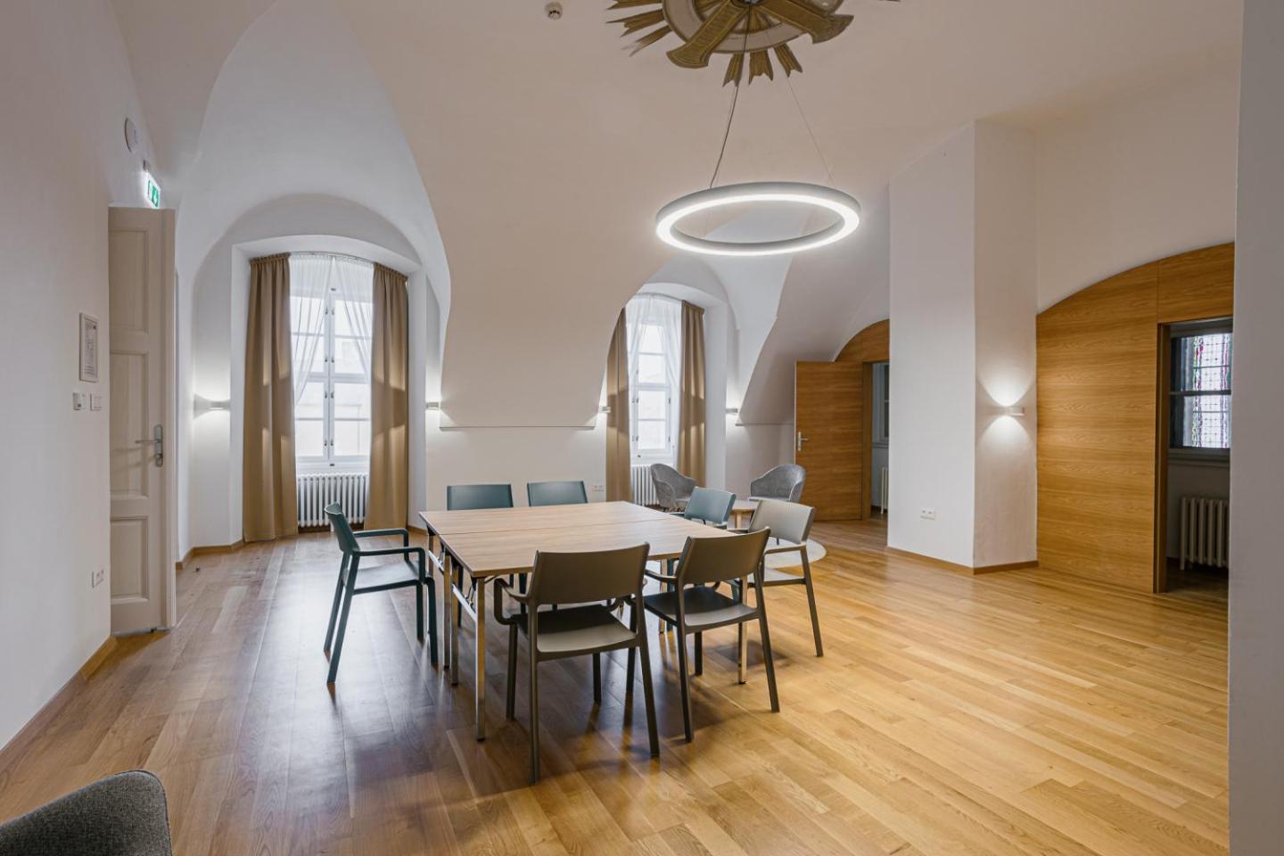 Meeting/conference room