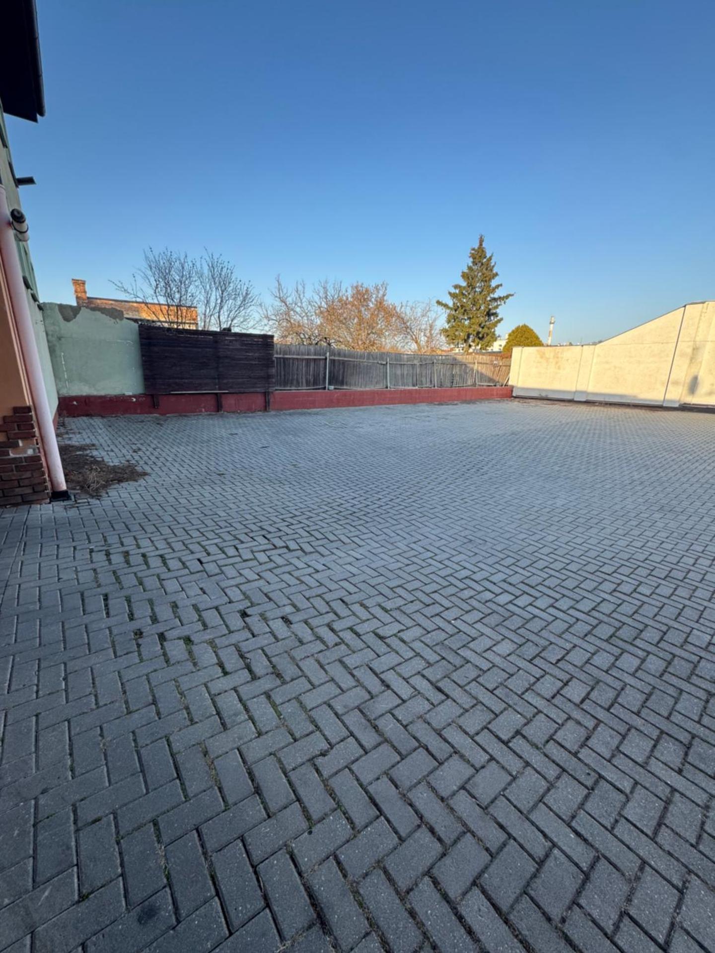 Inner courtyard view