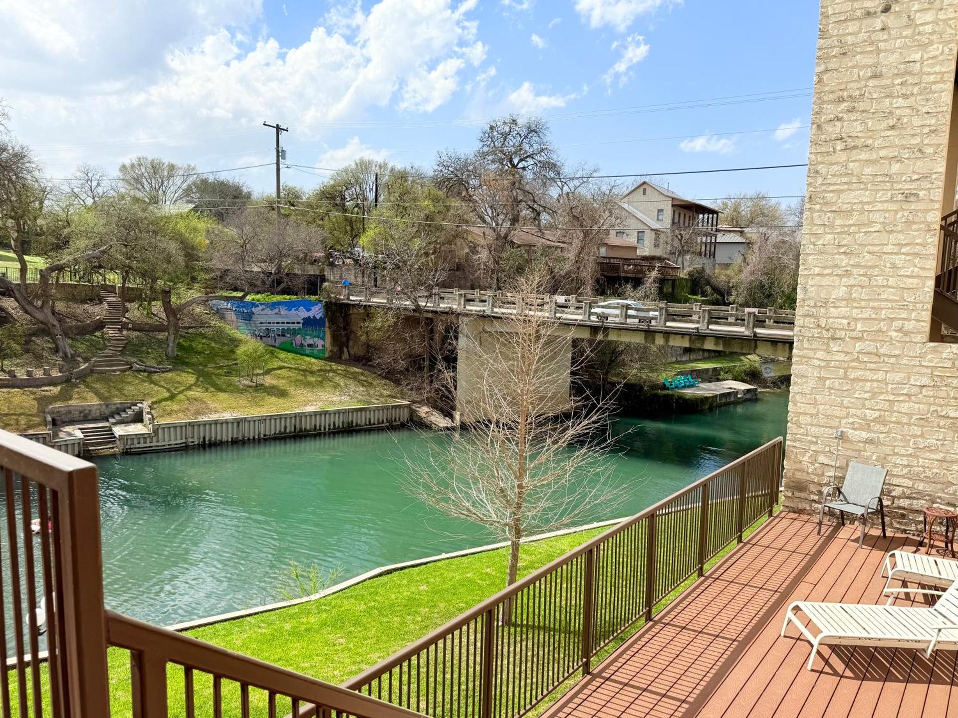 Riverfront condo downtown newbraunfels