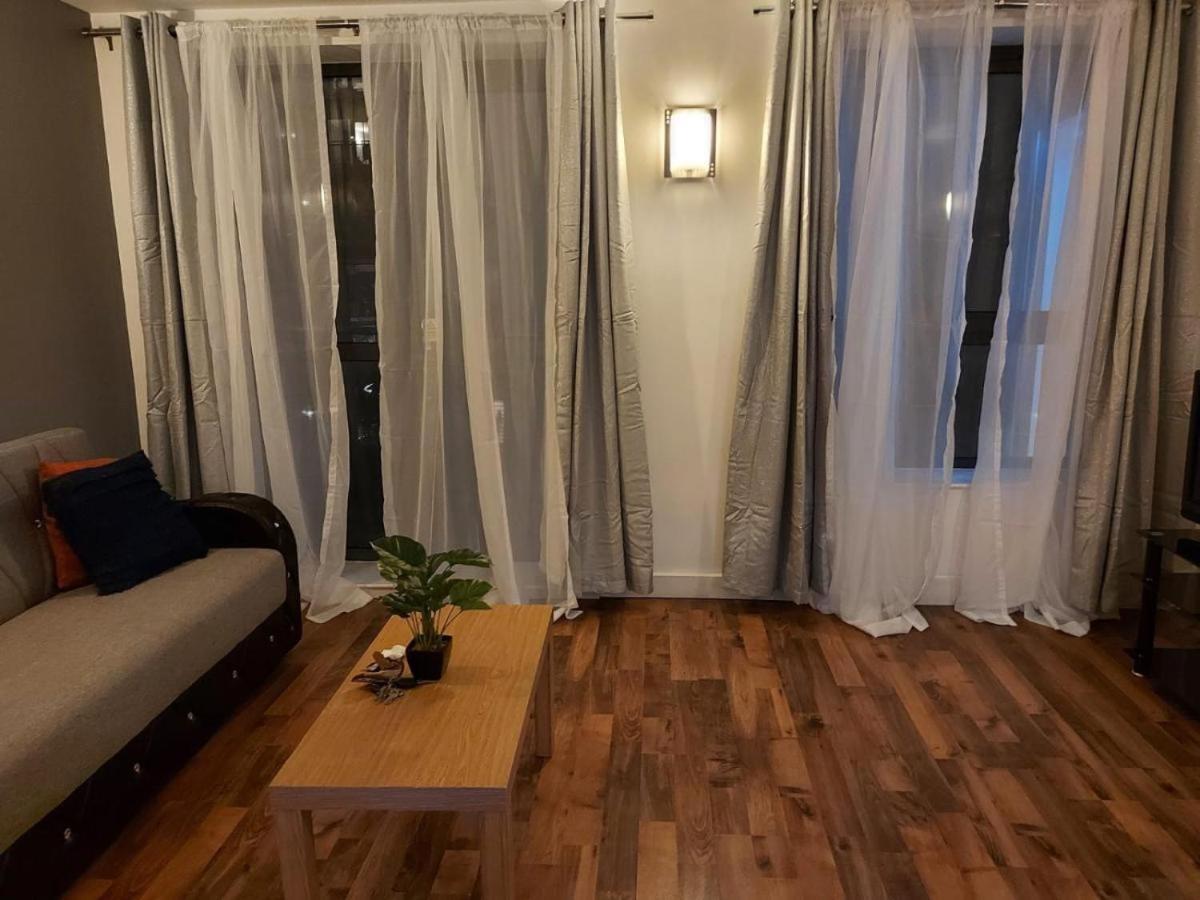 City Apartment in Great Location with a Balcony & Parking Possible - West One