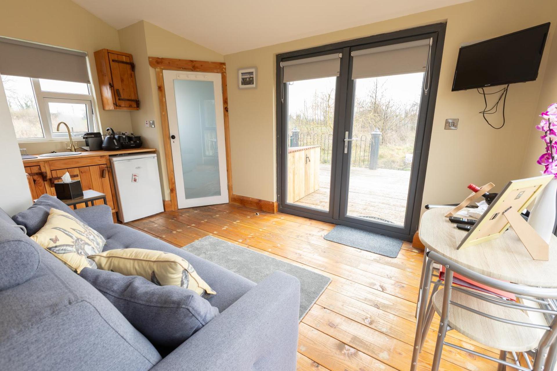 Red Sheds Cabin 'Herons Den'