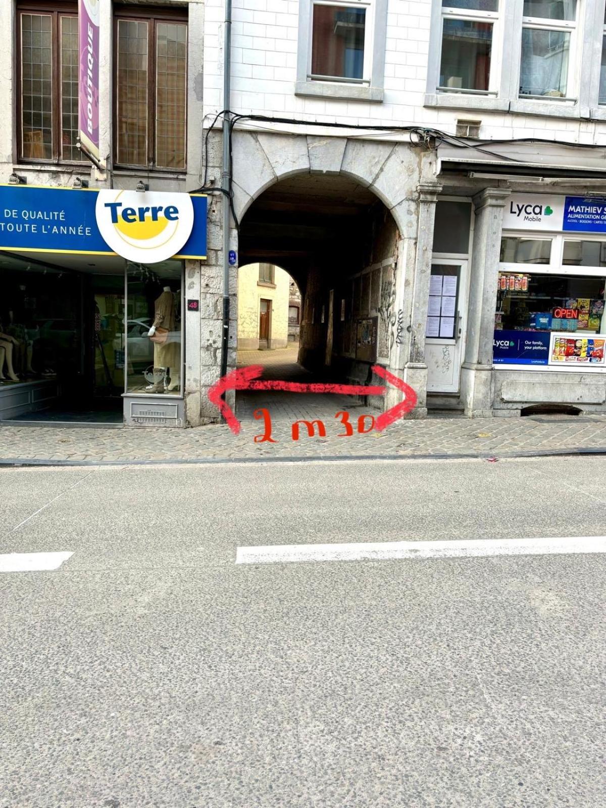 Aux portes du marché