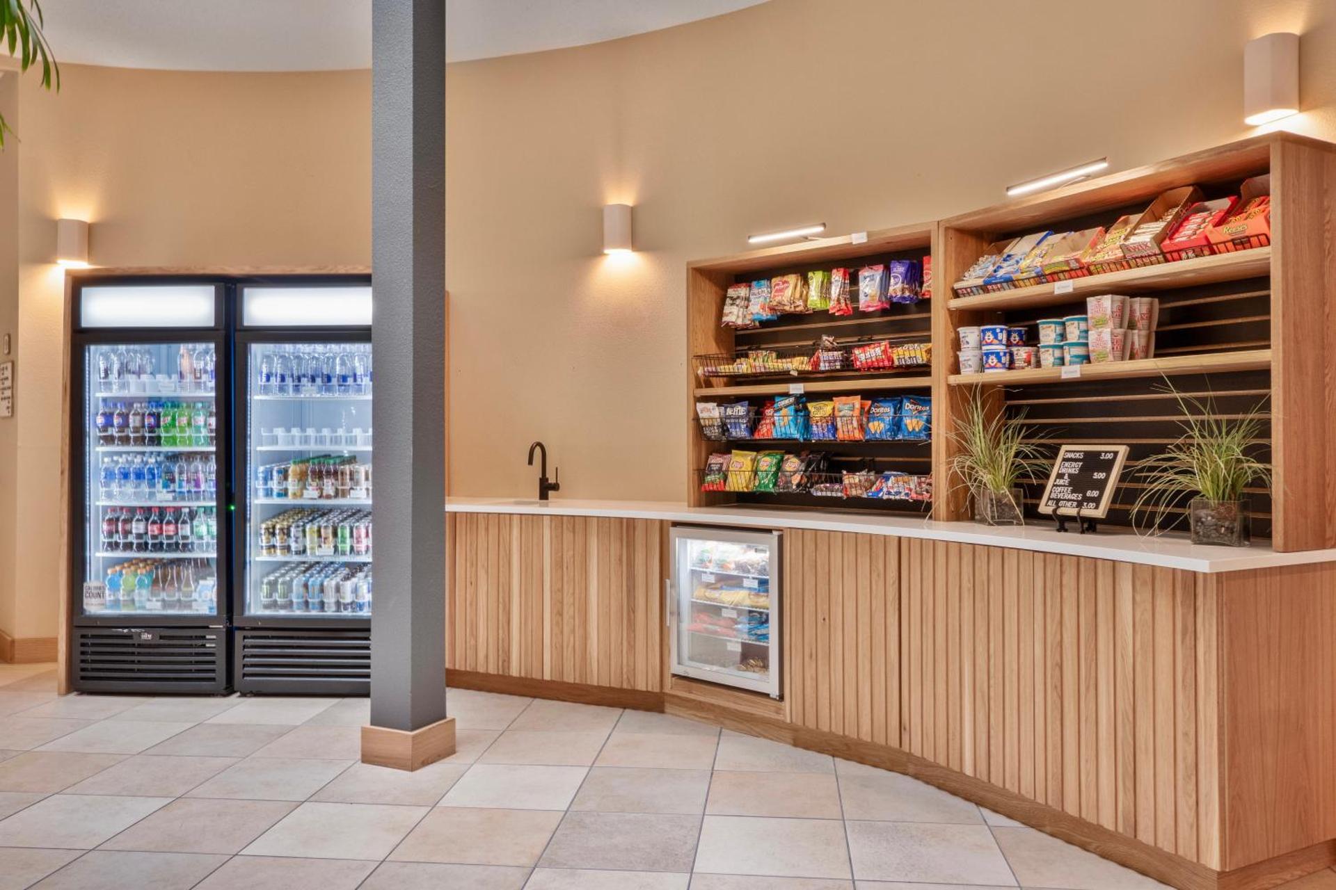 Supermarket/grocery shop