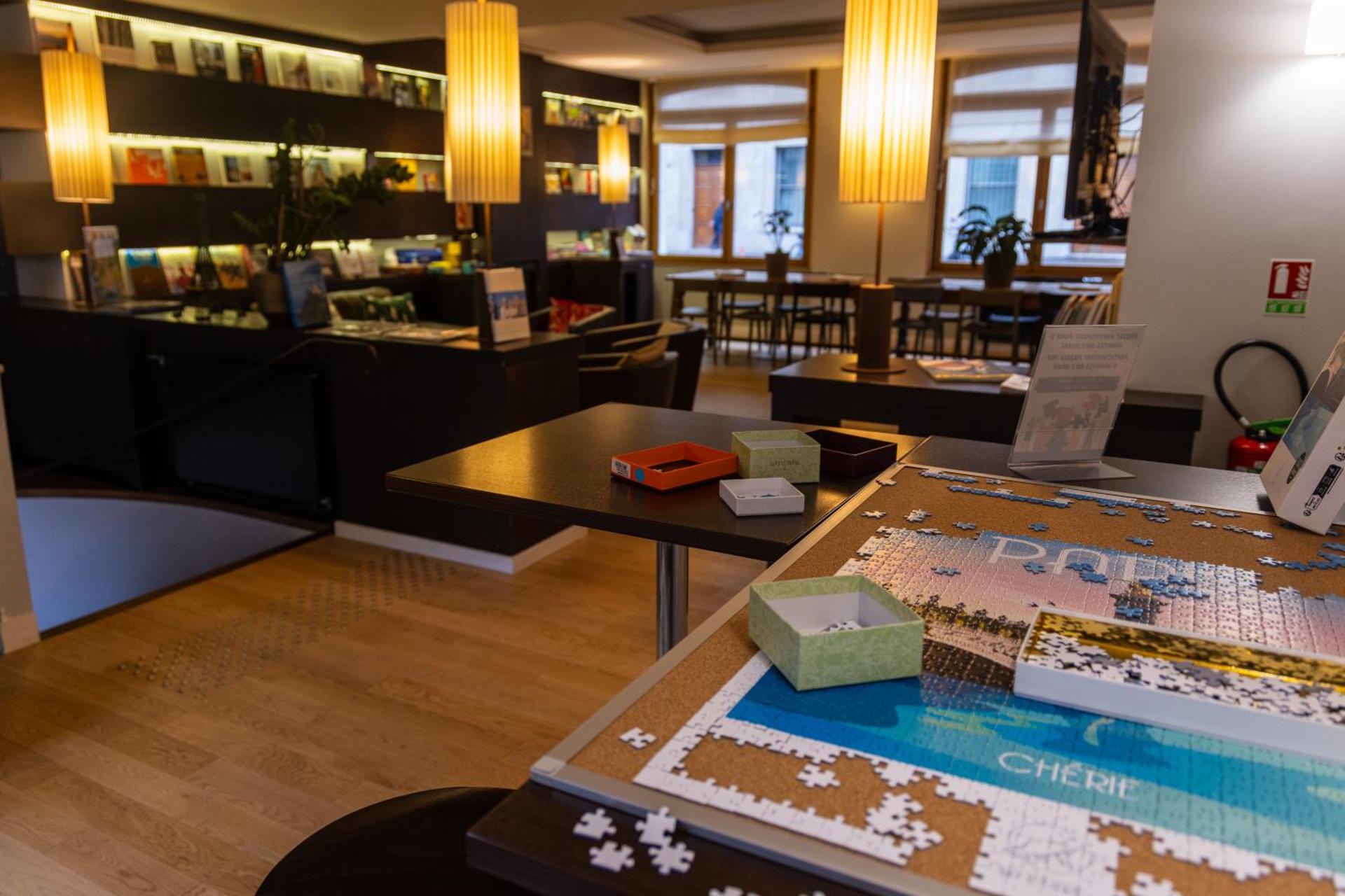 Communal lounge/ TV room