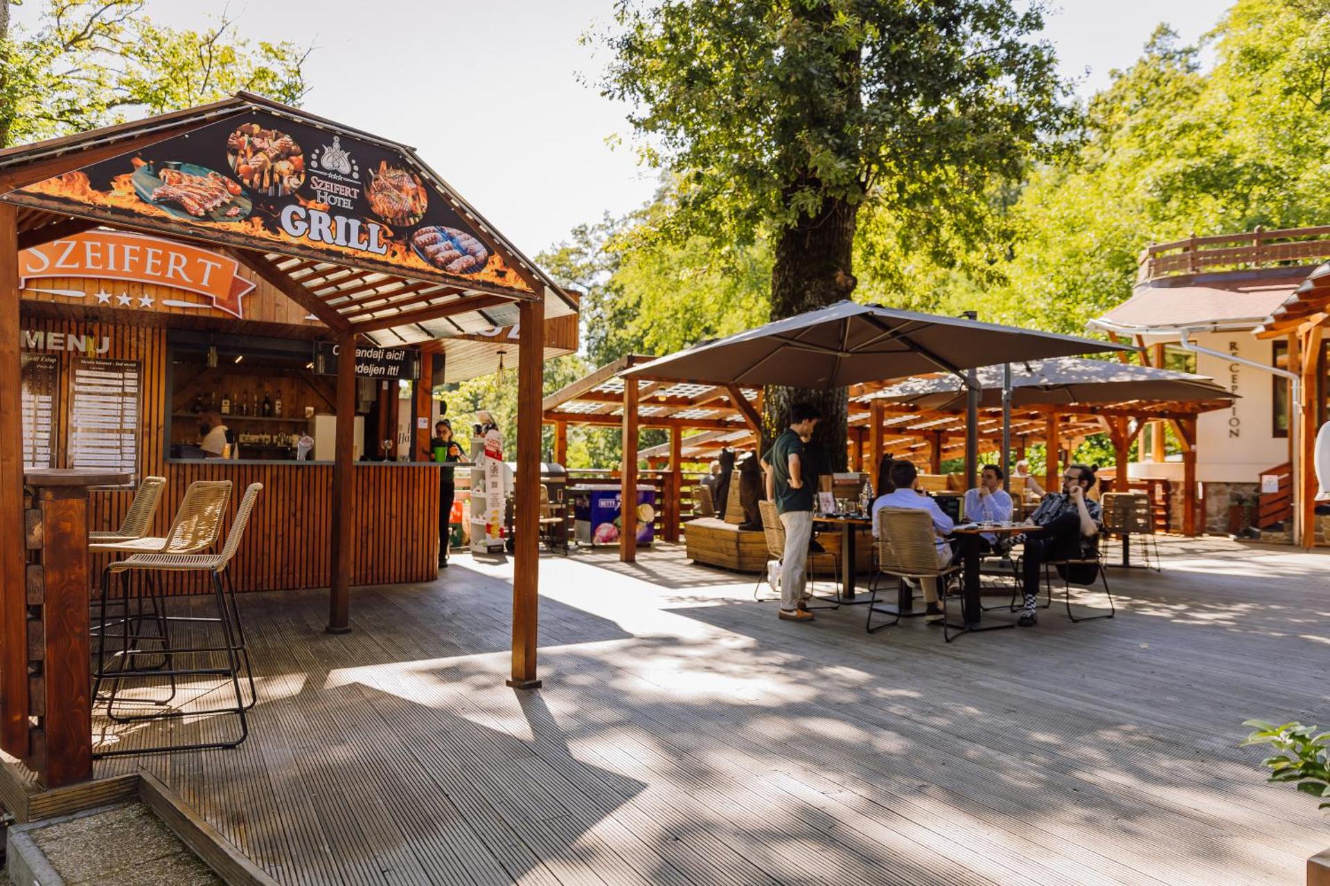 Restaurant/places to eat