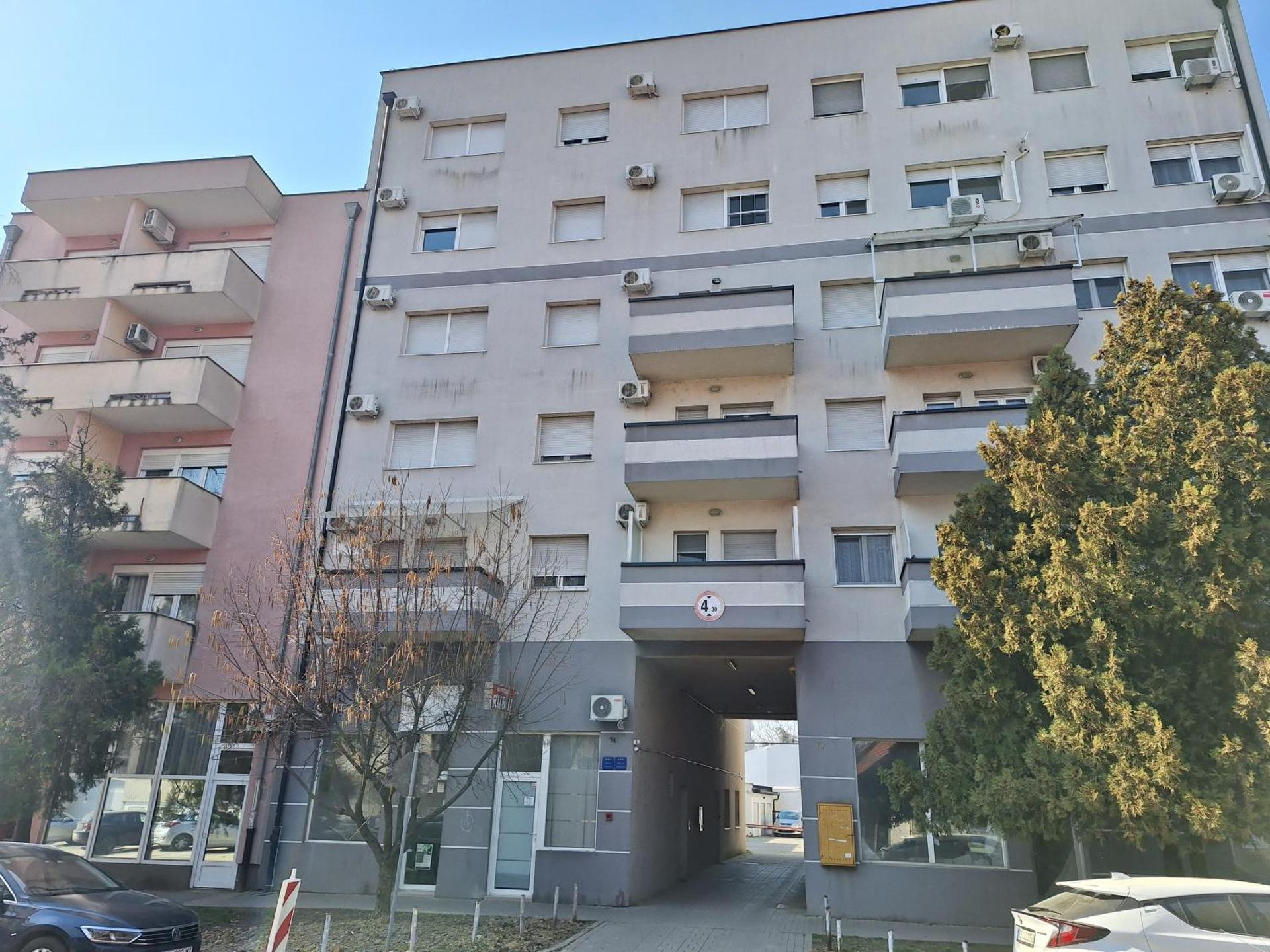 Apartman Eden - private parking