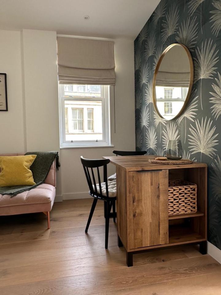 Contemporary Pied à Terre in the Heart of Bath