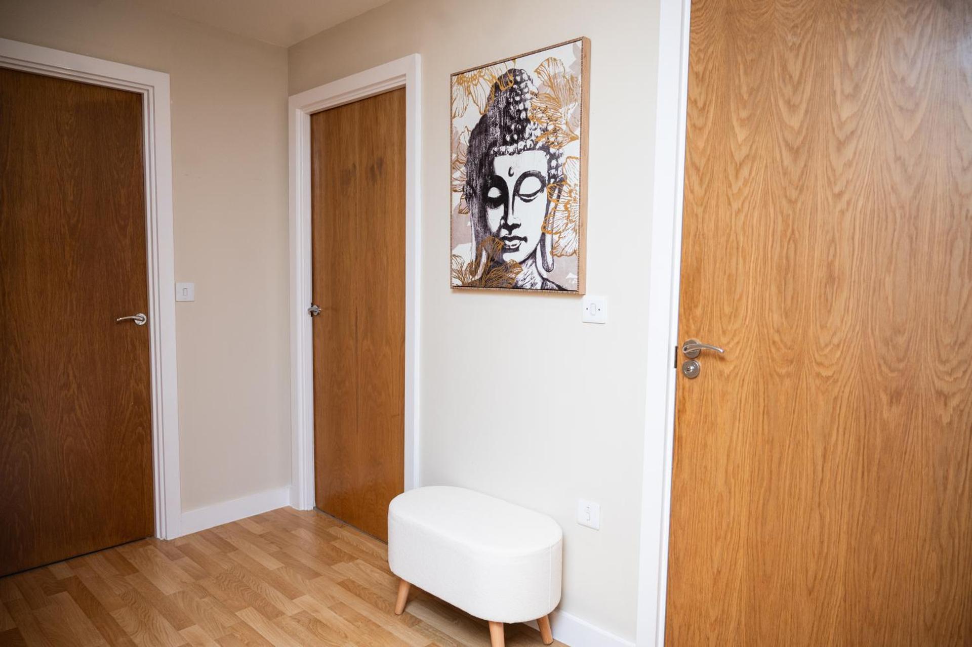 Modern 2 bed City Apartment with FREE Parking