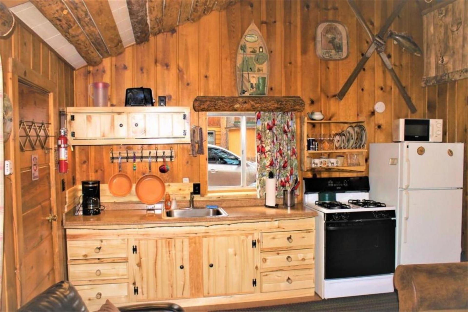 The Daniel Boone Cabin 10