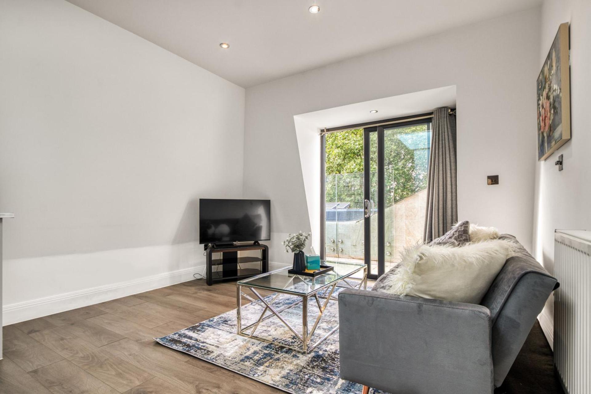 Communal lounge/ TV room