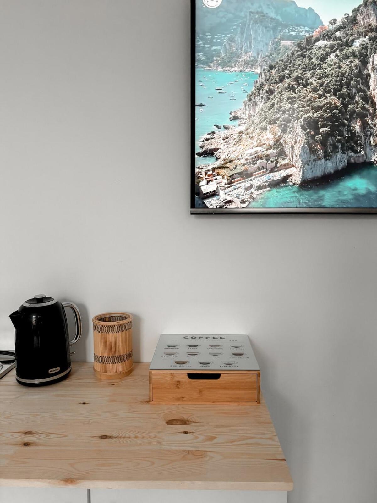 Coffee/tea facilities