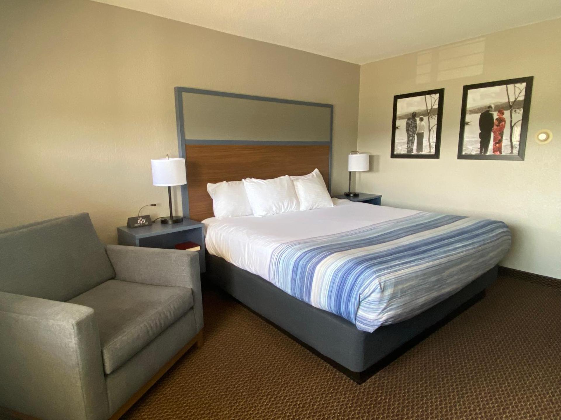 Queen Room - Non-Smoking