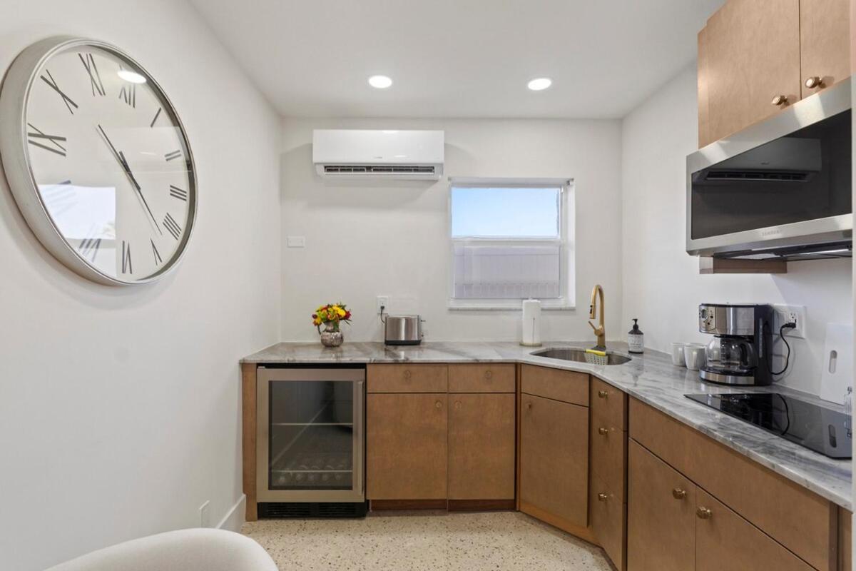 Pool Beachfront Studio