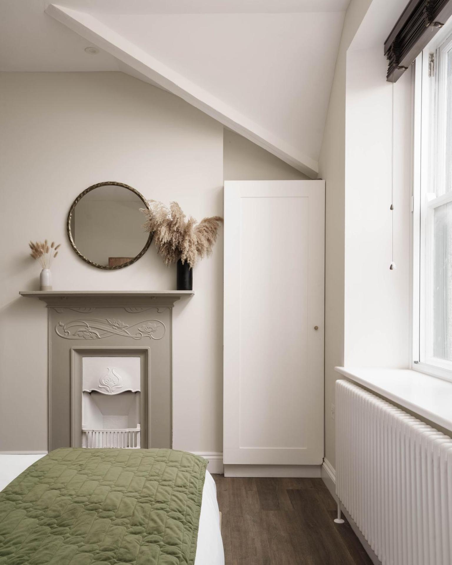 Modern Central one Bedroom Apartment in Penzance