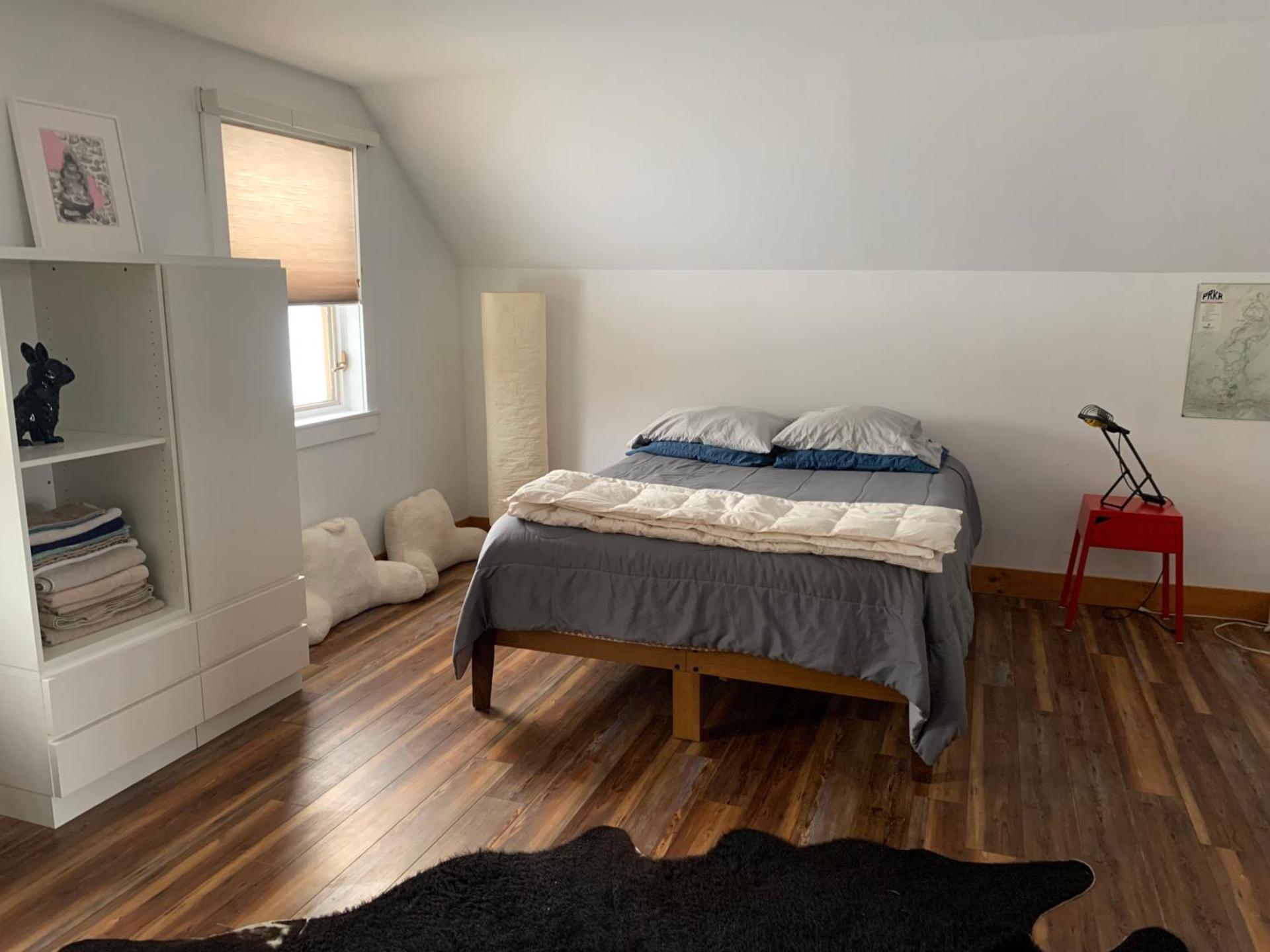 Charming barn loft - all amenities on 60 acre farm in the White Mountains of NH