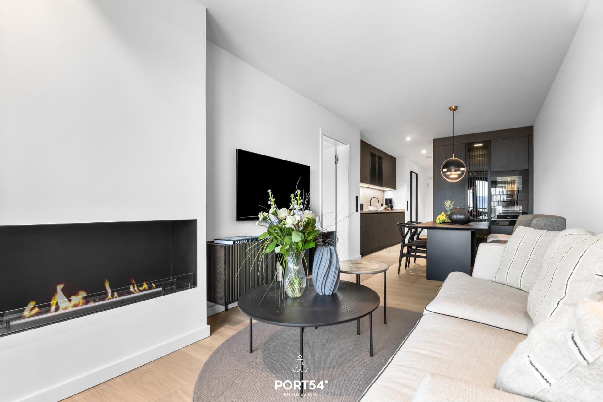 Communal lounge/ TV room