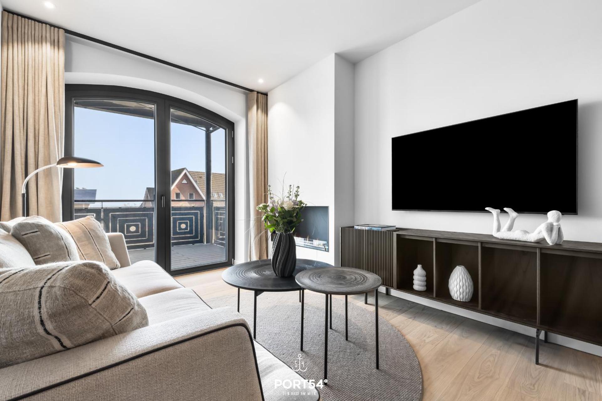 Communal lounge/ TV room