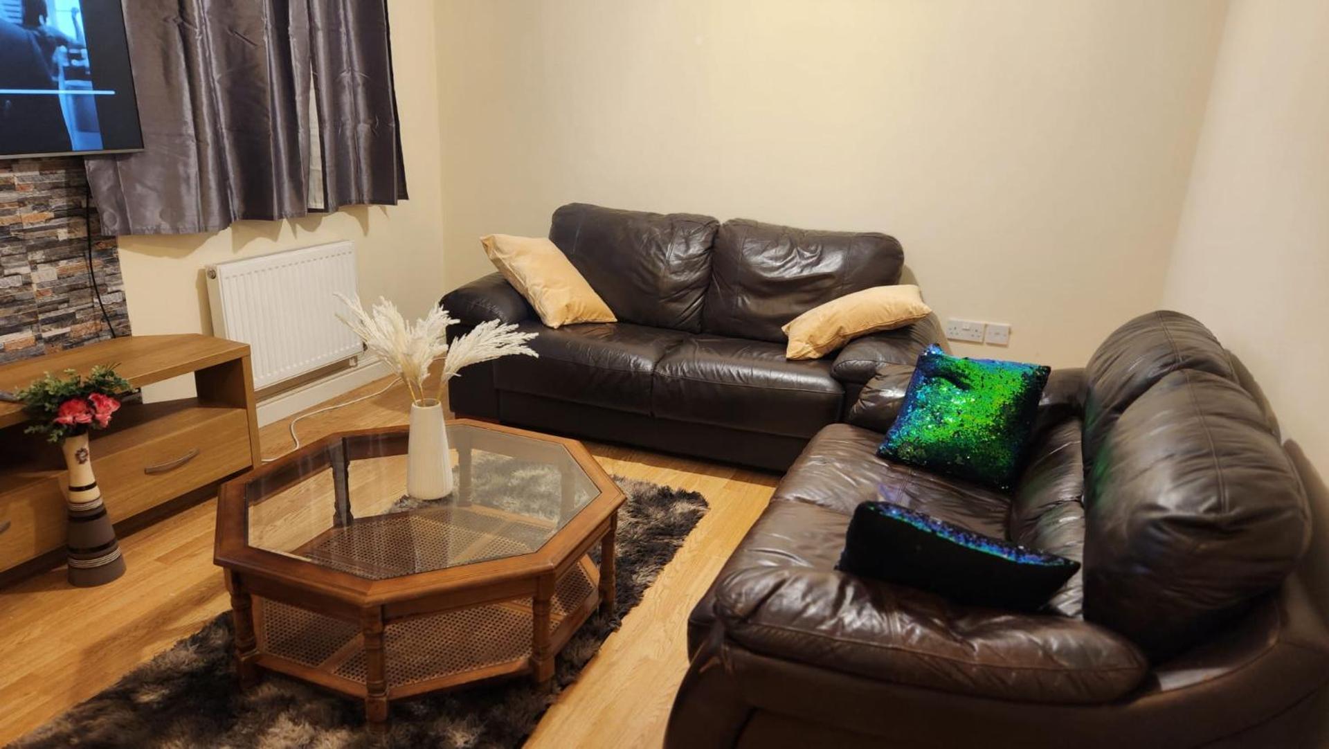 Mekees Luxury Apartment Toronto Wing