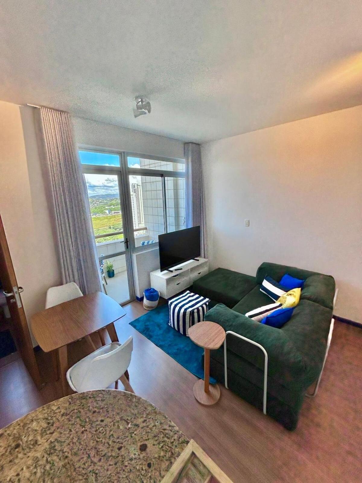 Linda cobertura duplex com varanda no Vila da Serra