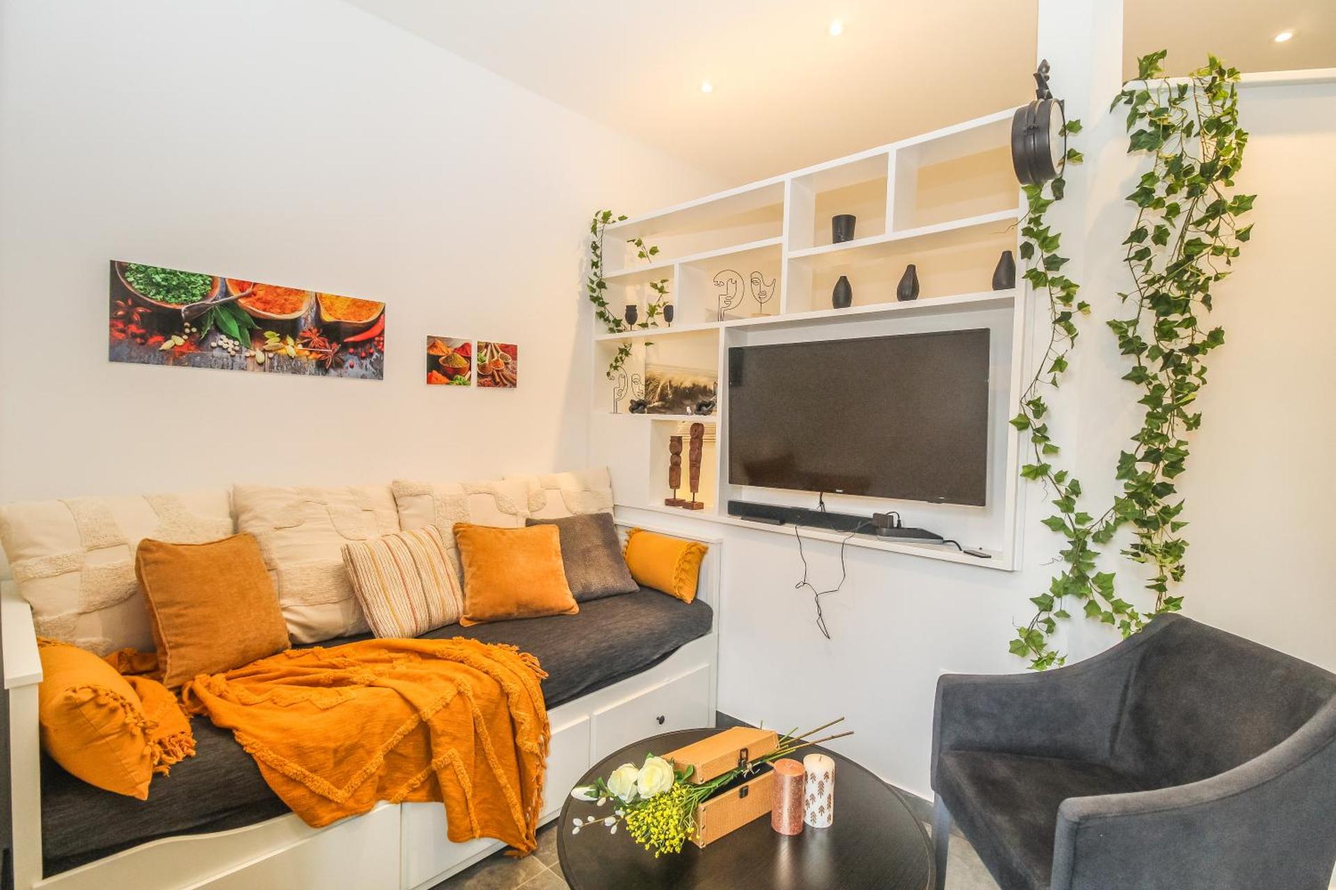 Communal lounge/ TV room