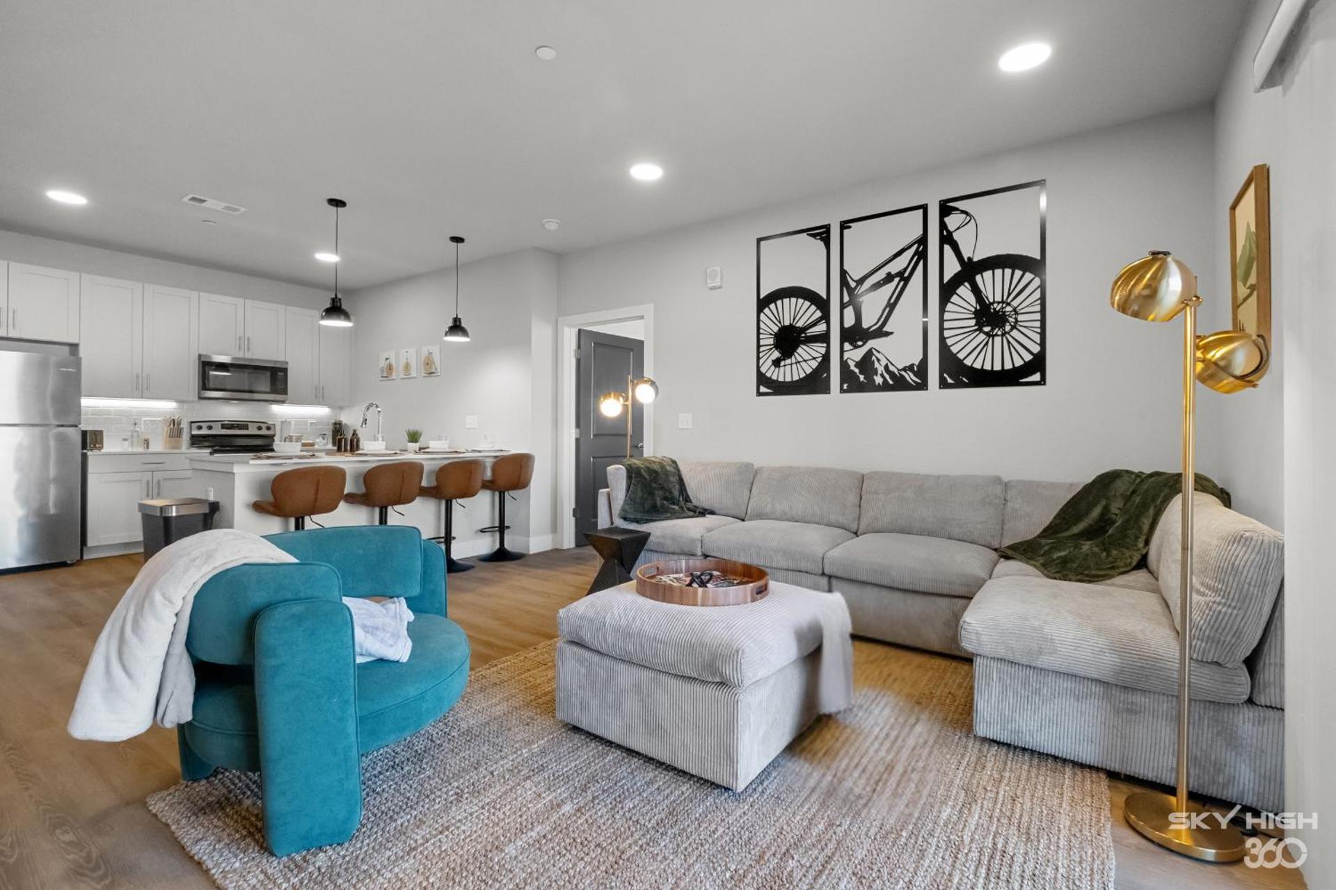 Cozy Apt RetreatNear Walmart Campus & Hospitals