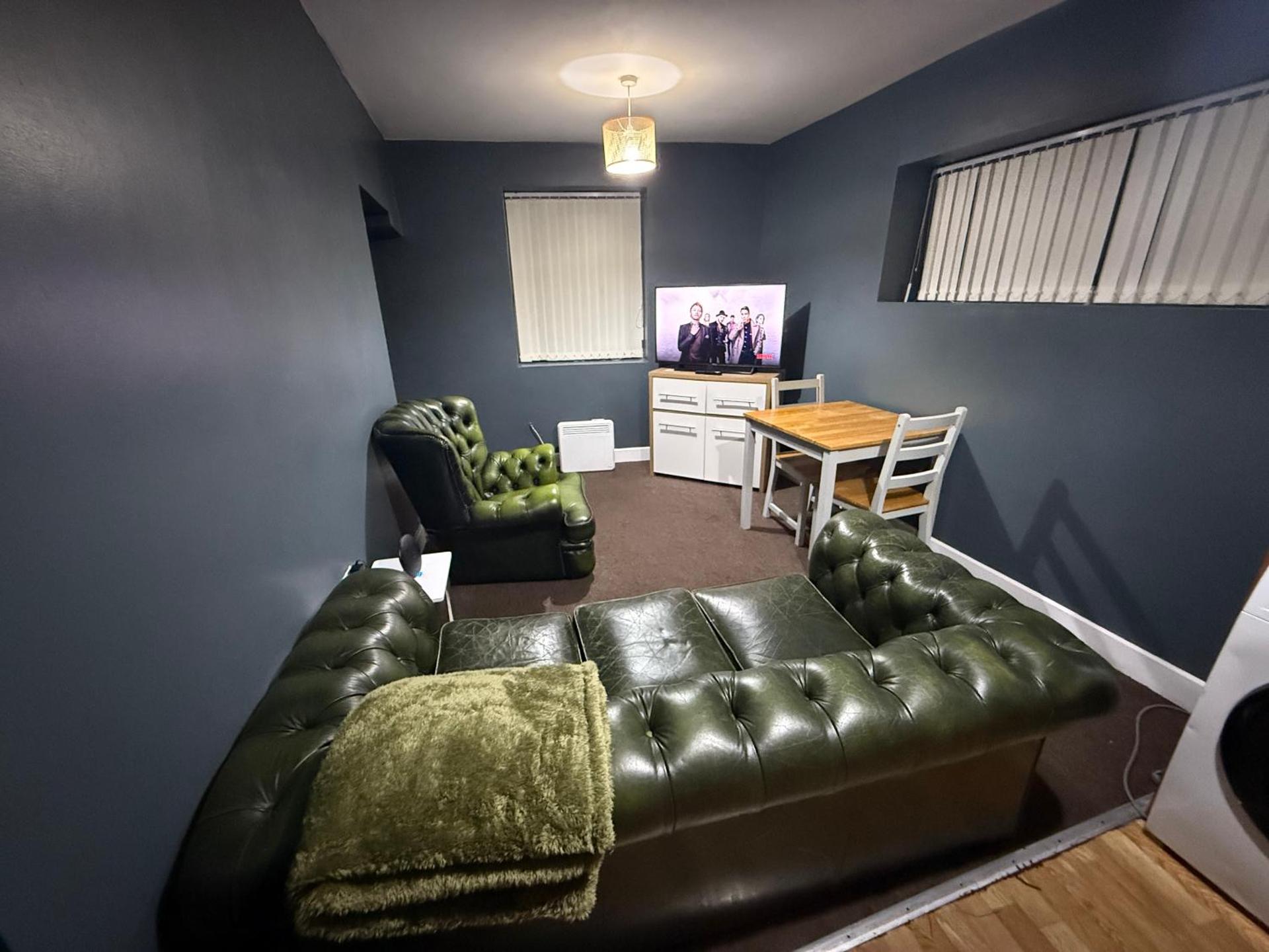 Communal lounge/ TV room