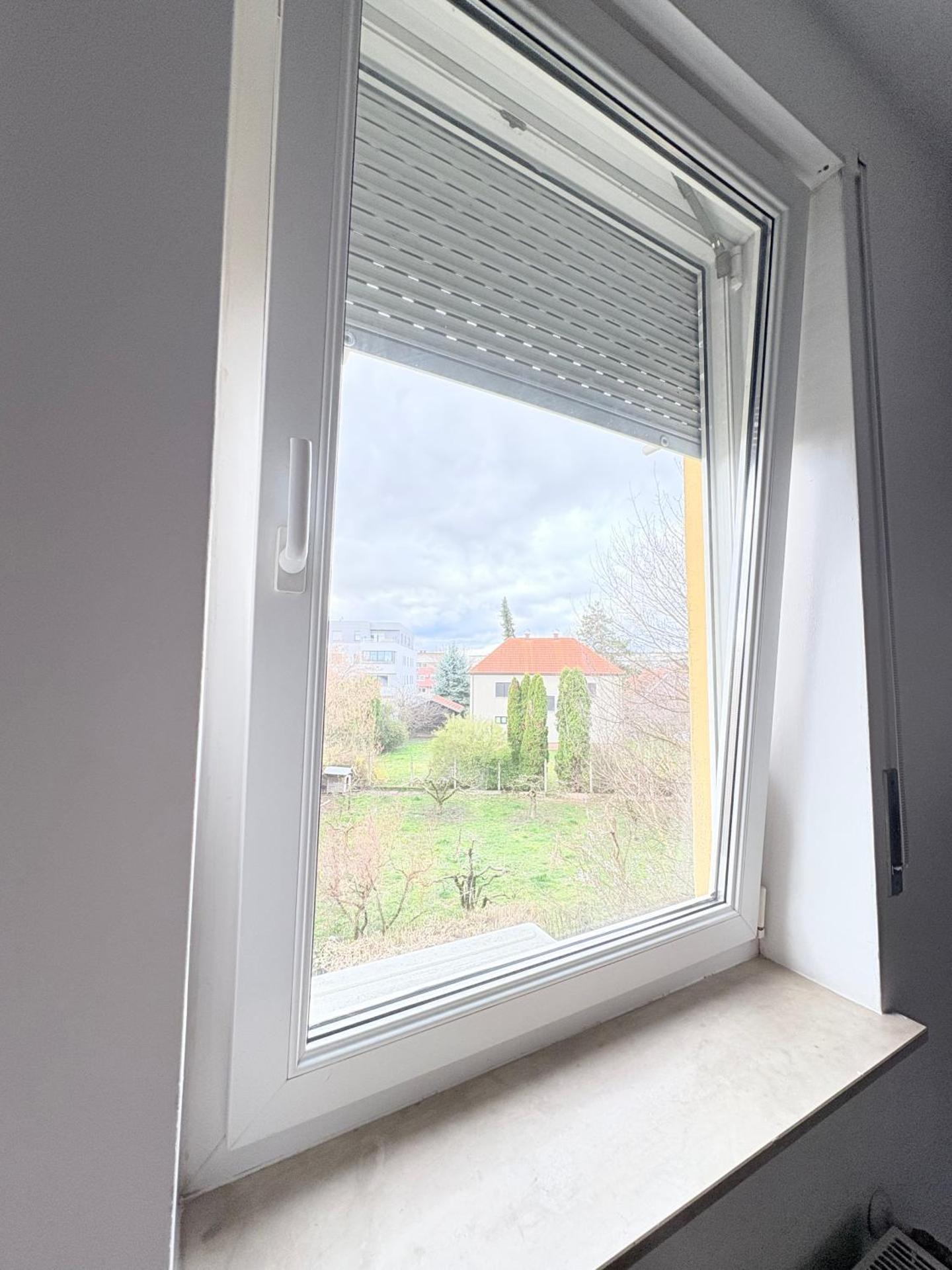 Franko's Cozy Apartment with garage