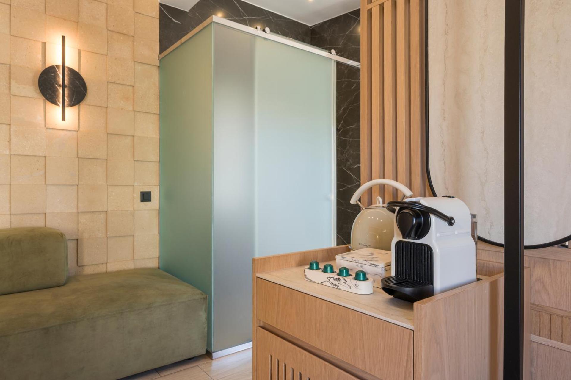 Coffee/tea facilities