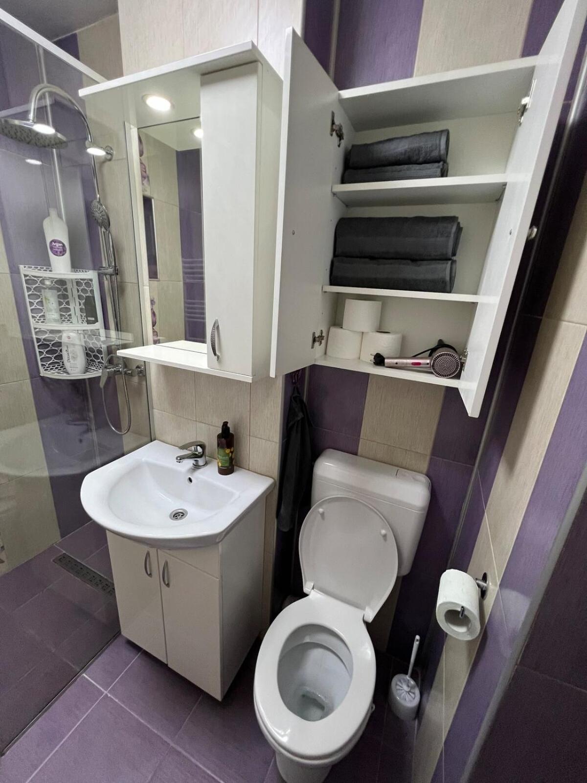 KUMA House - Cazare Modernă & Confortabilă - Free Parking