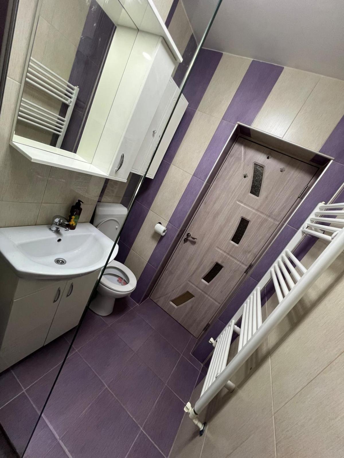 KUMA House - Cazare Modernă & Confortabilă - Free Parking