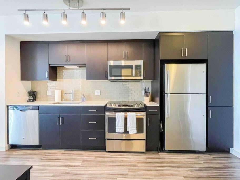 Studio Downtown Walk to Convention Center