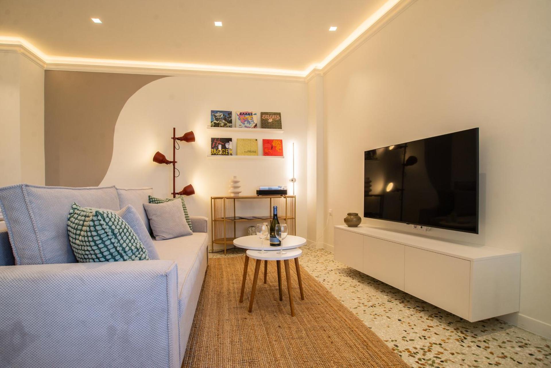 Communal lounge/ TV room