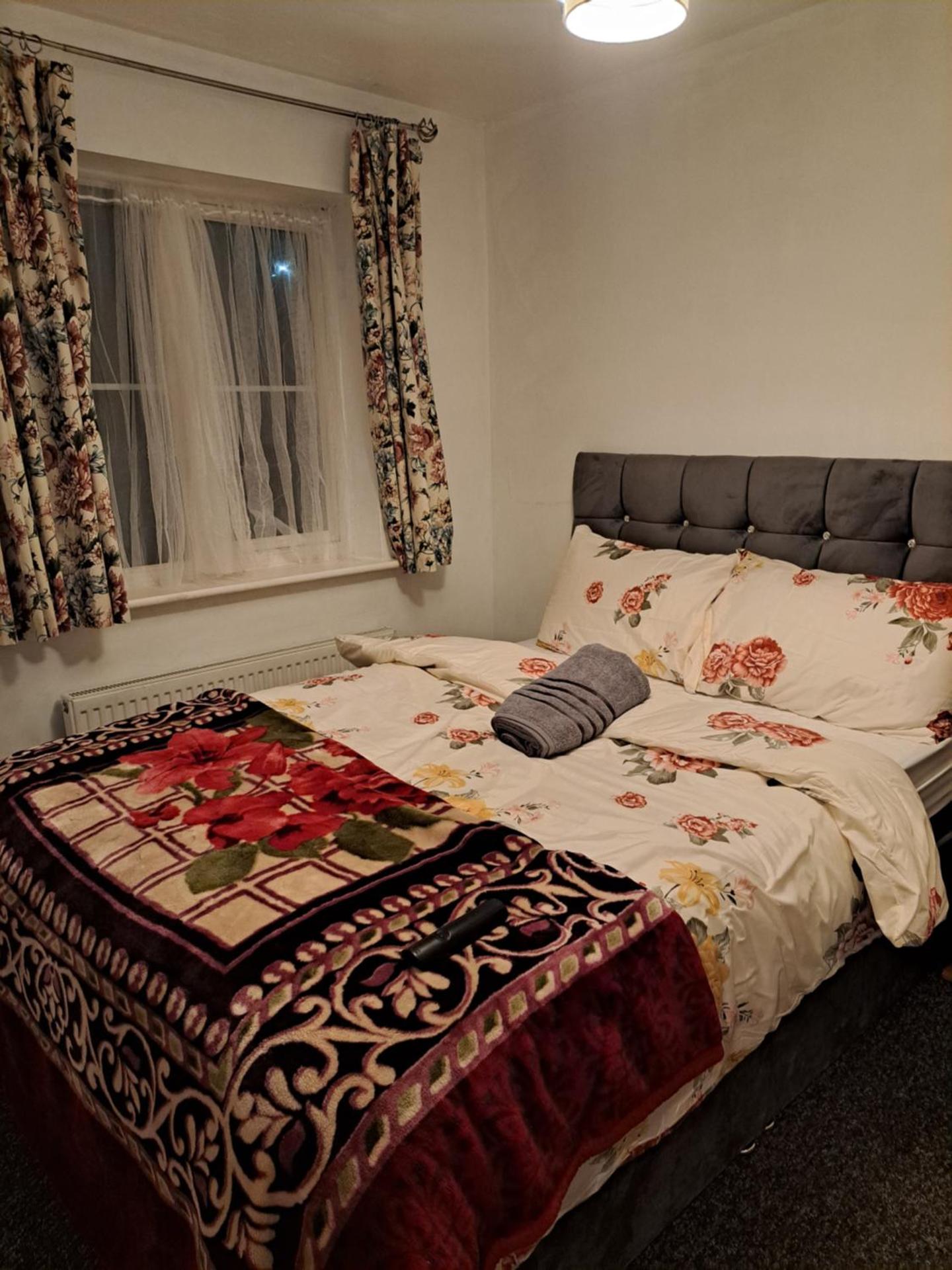 Mekees Luxury Apartment Toronto Wing