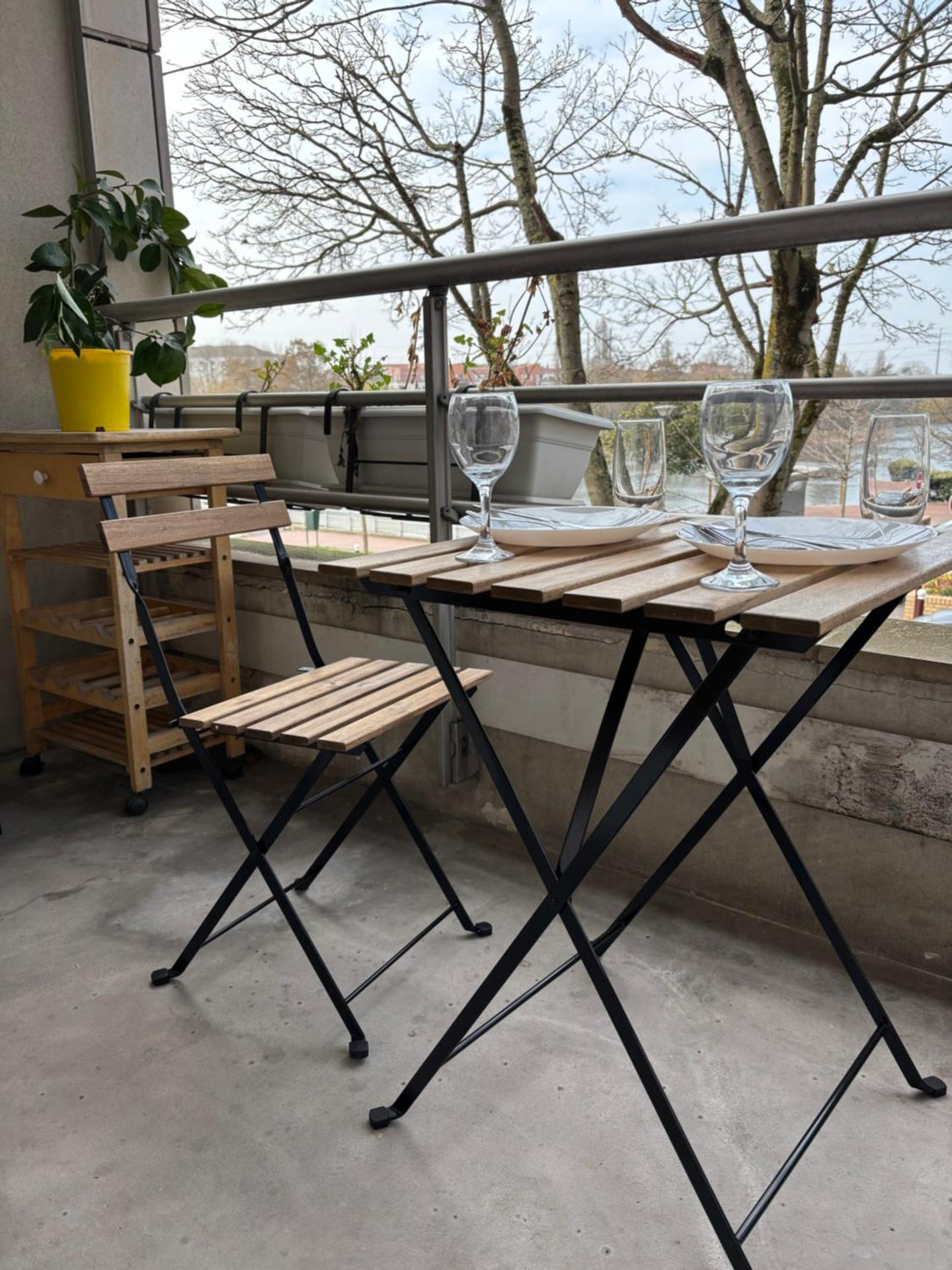 Appartement vue sur Lac proche métro