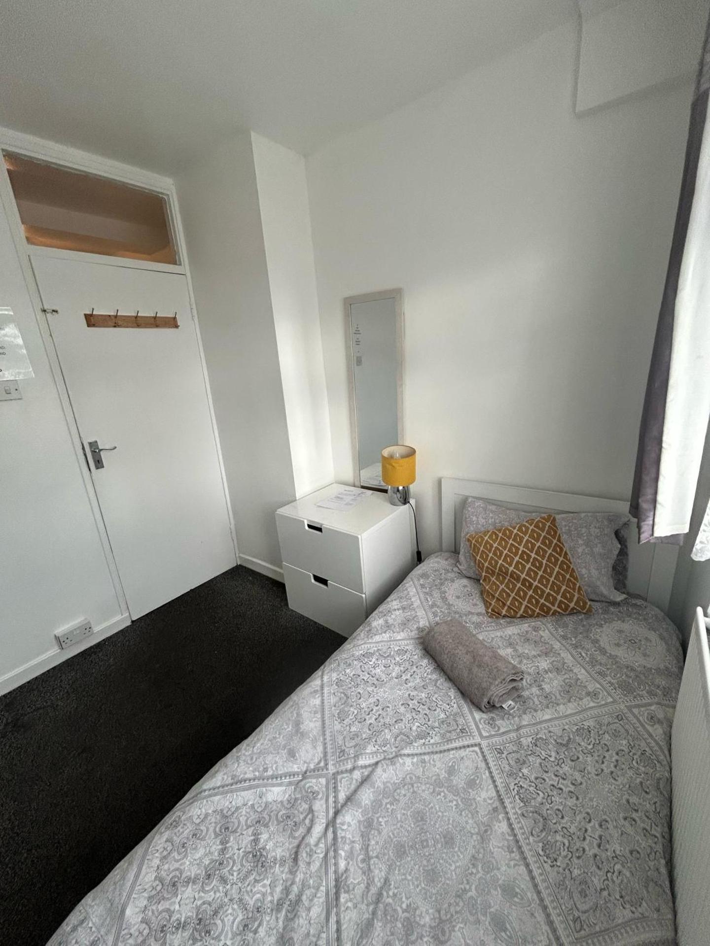 London Budget Maisonette