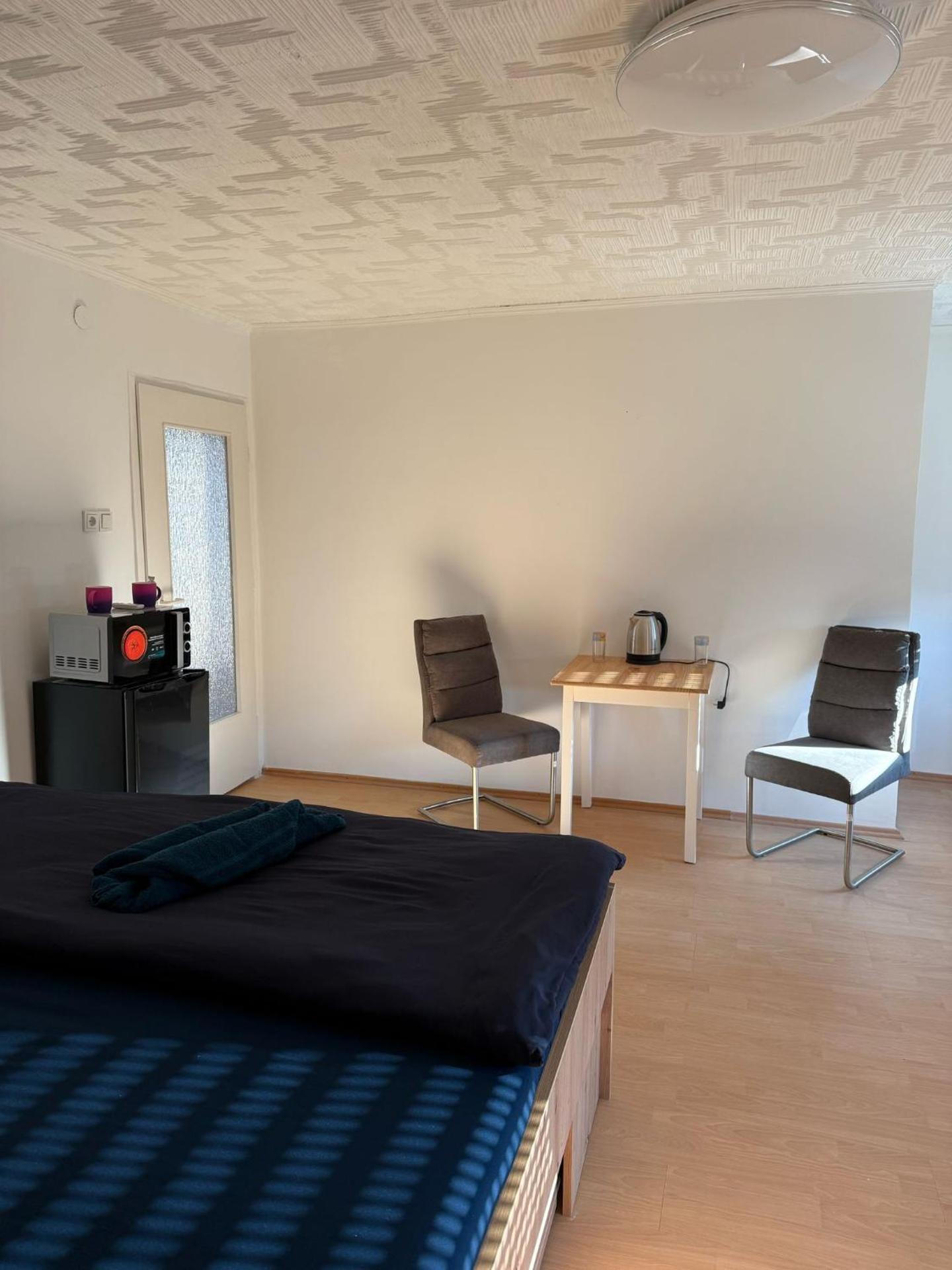 Privates Zimmer Gemeinschaftsbad keine Küchen