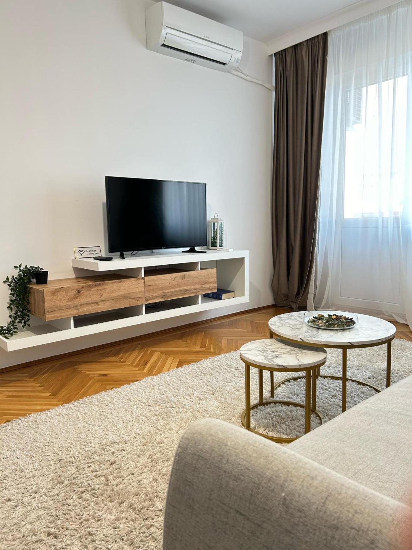 Parliament Central Apartment