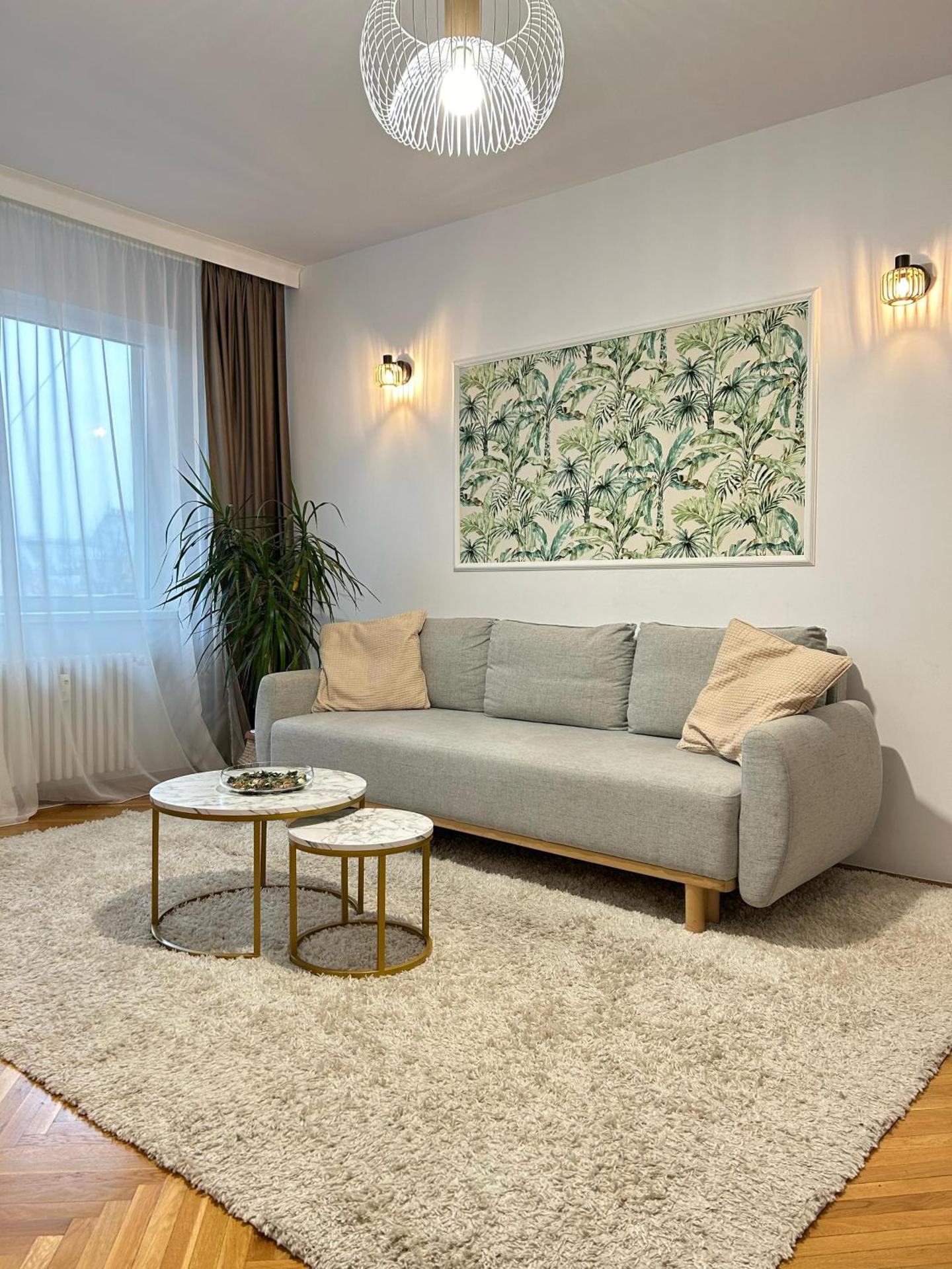 Parliament Central Apartment