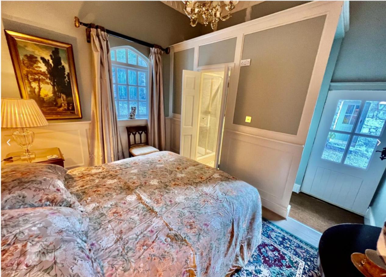 The Gothic Bedroom, Tan-yr-Ogo Lodge