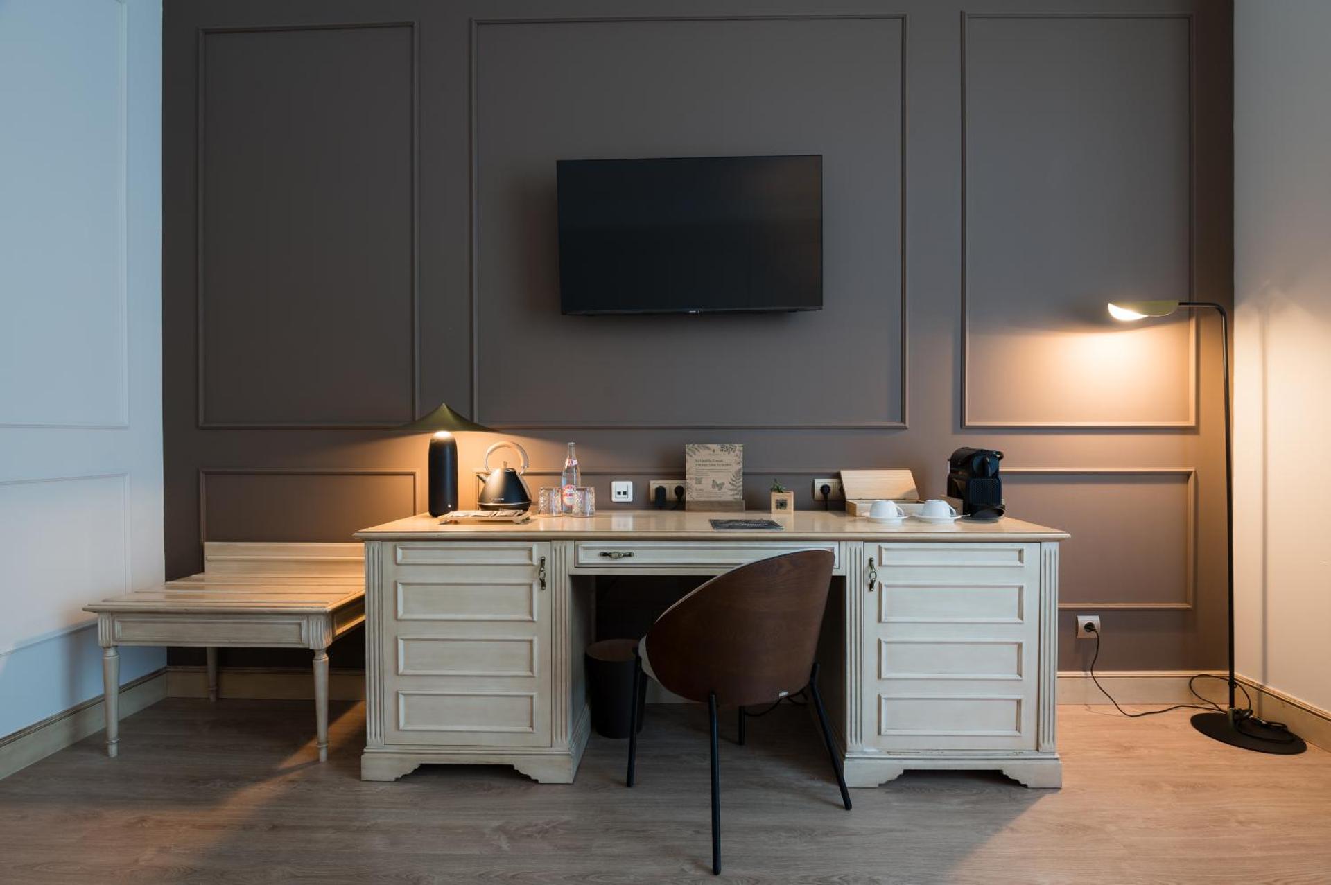 Photo of the whole room