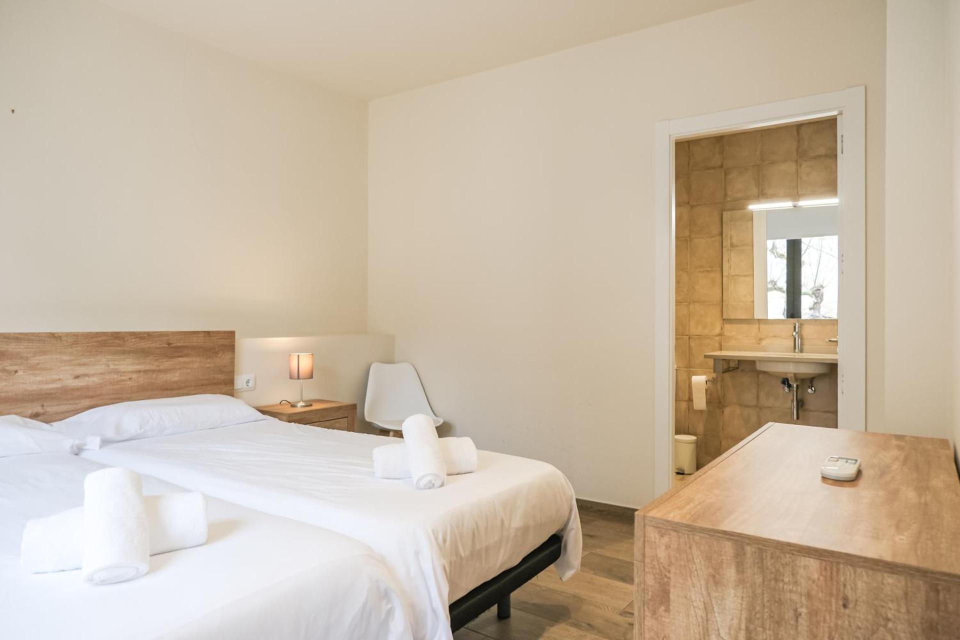 Can Cintet 1- Apartamento en la plaza de Besalú