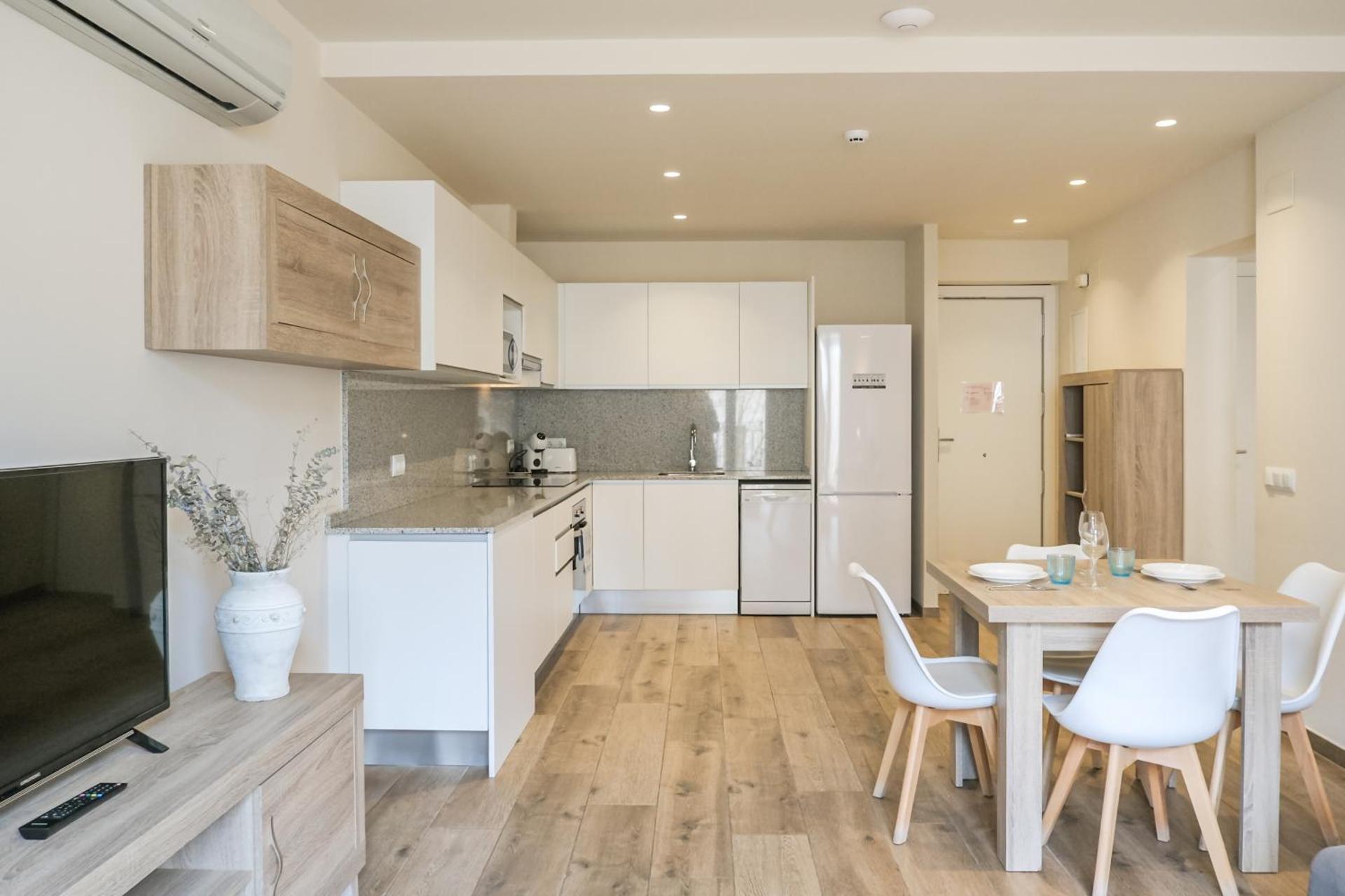 Can Cintet 2-1,Nuevo Apartamento Moderno en Besalú