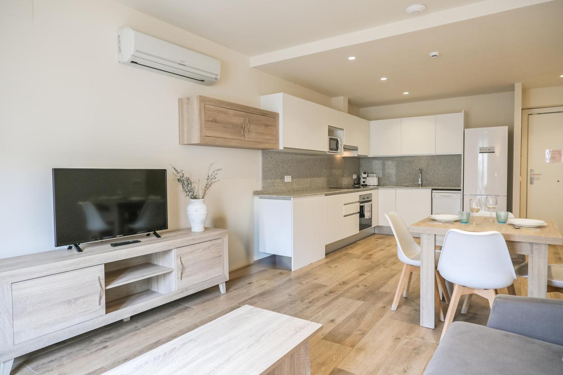 Can Cintet 2-1,Nuevo Apartamento Moderno en Besalú