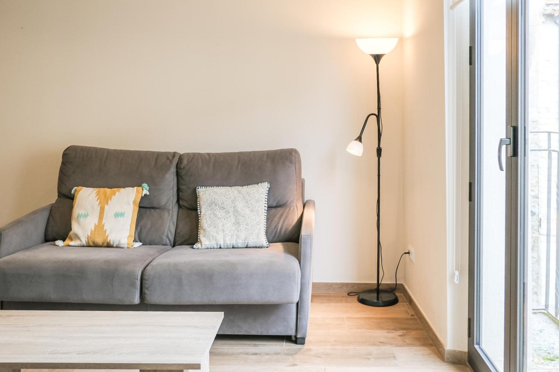 Can Cintet 2-1,Nuevo Apartamento Moderno en Besalú