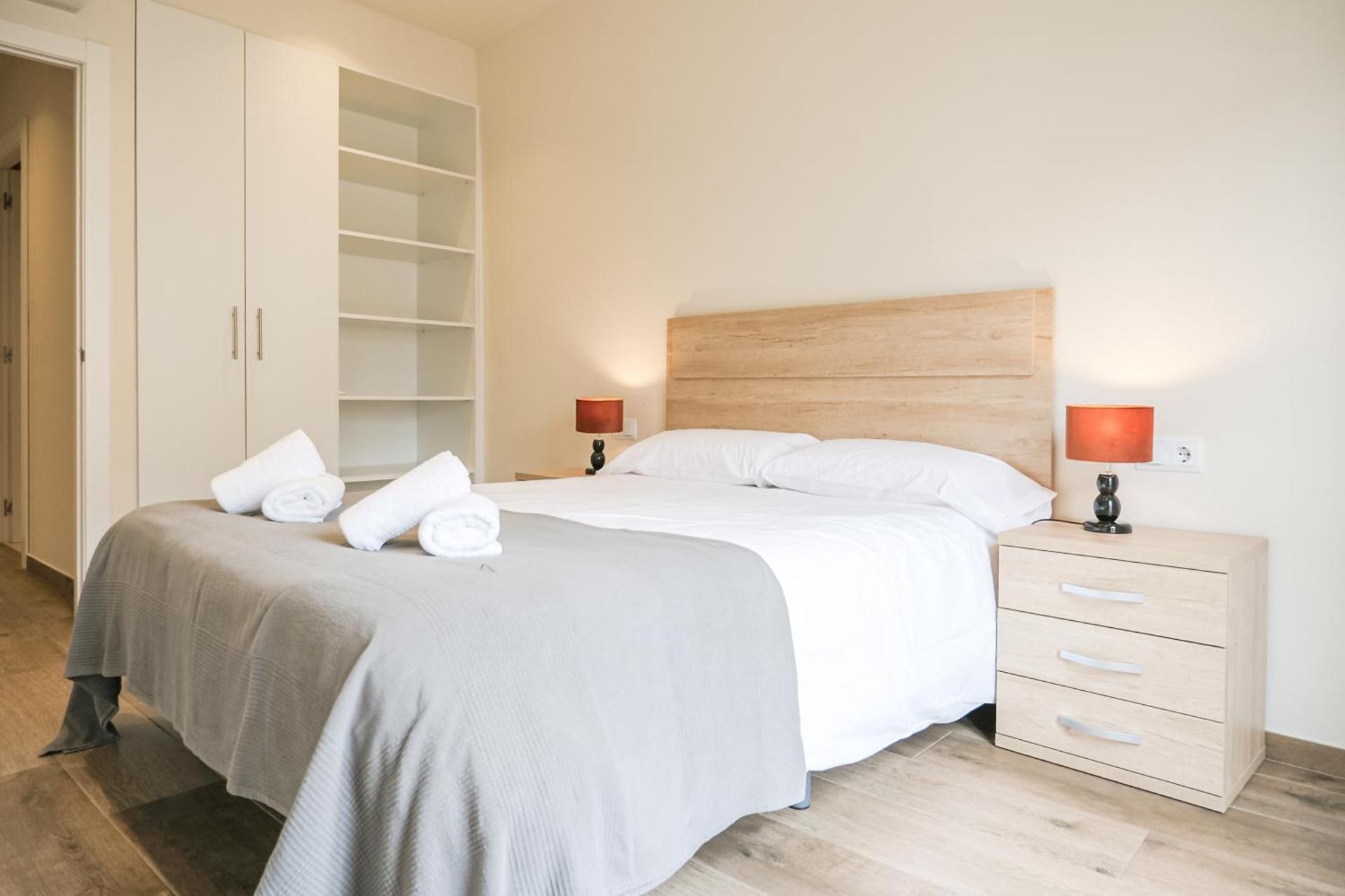 Can Cintet 2-1,Nuevo Apartamento Moderno en Besalú