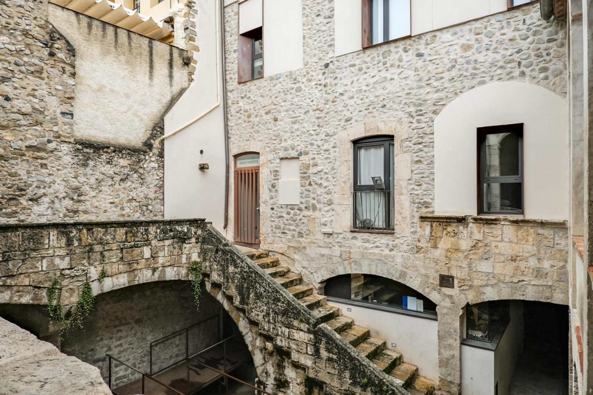 Can Cintet 2-1,Nuevo Apartamento Moderno en Besalú