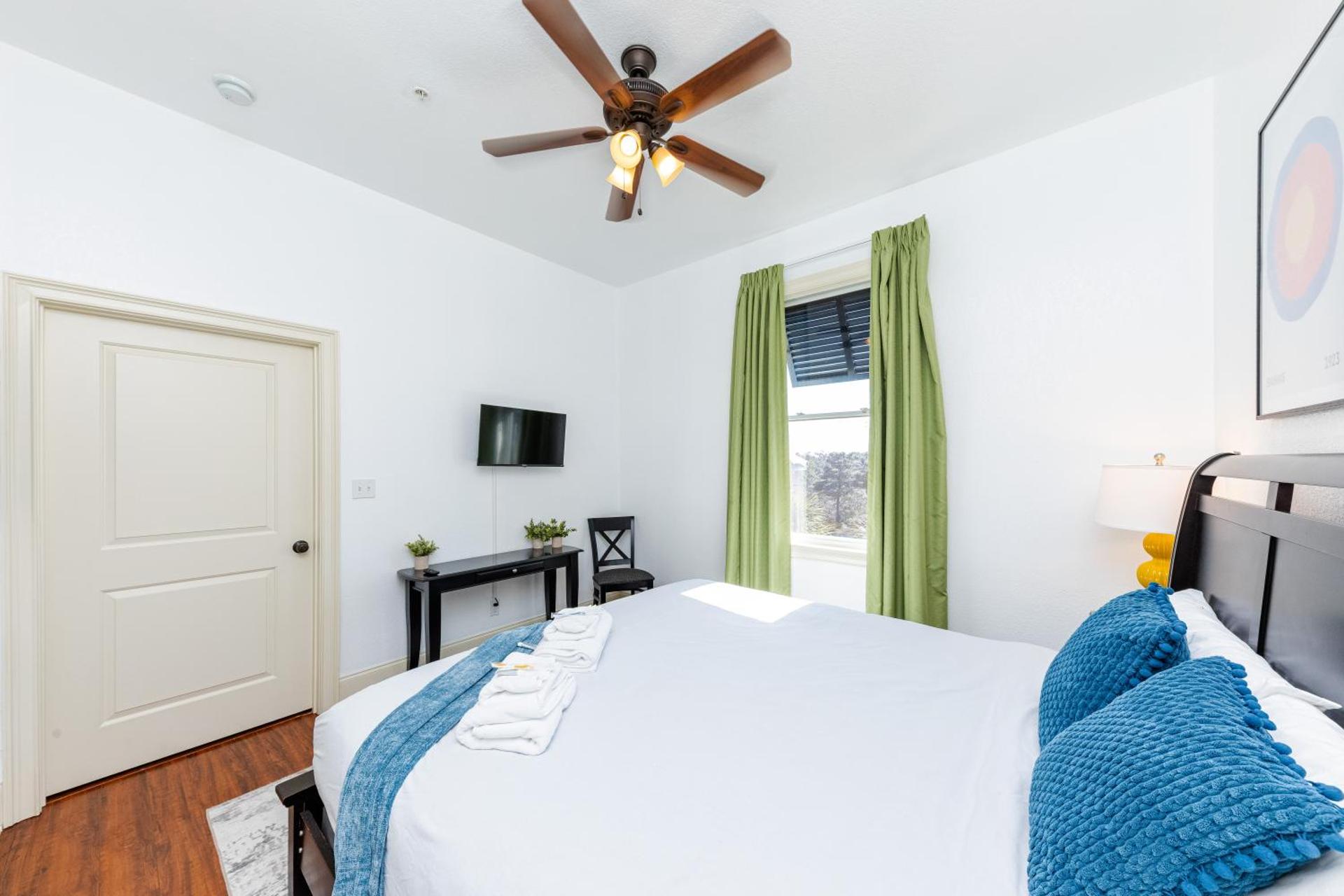 One-Bedroom Apartment with Balcony